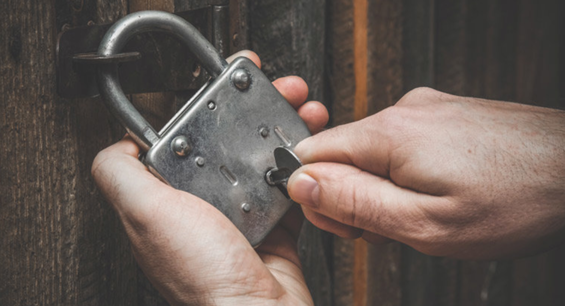 Garage-Door-Lock